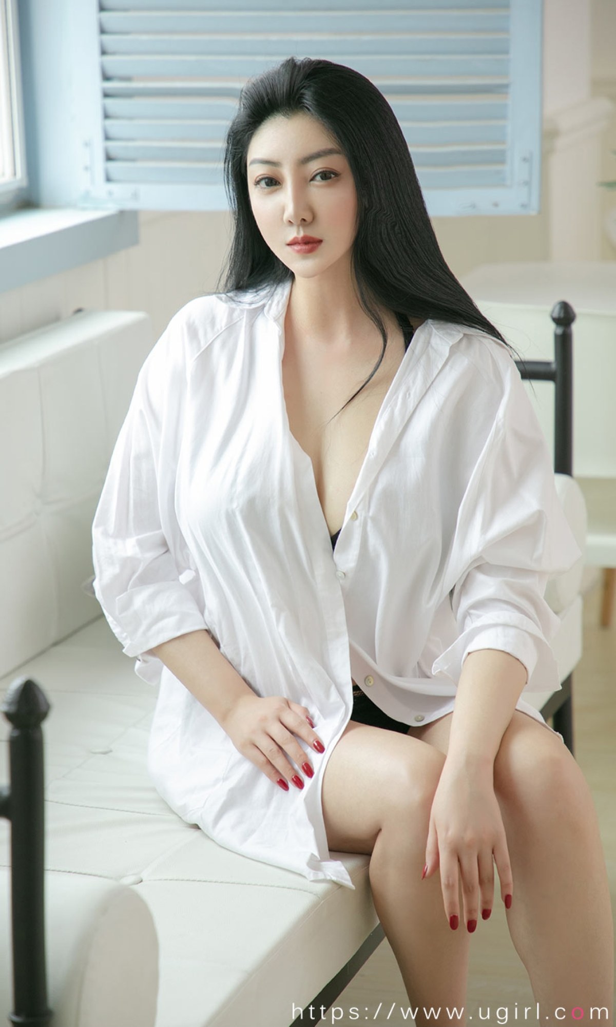 xgyw.top_[Ugirls爱尤物]No.2373_模特宫艺私房性感白衬衣 高叉连体衣半脱露黑色内衣诱惑写真35P