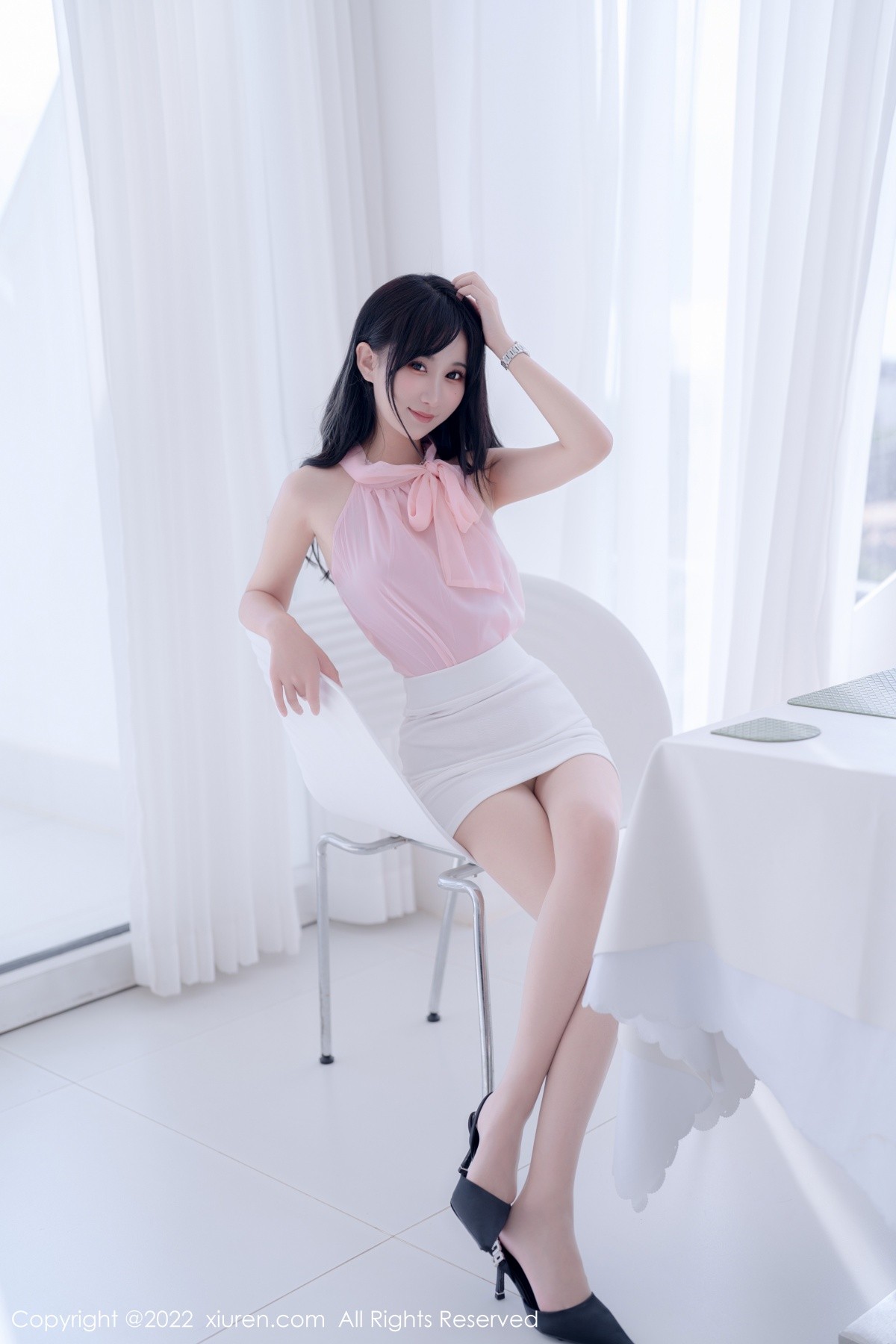 xgyw.top_XiuRen第5318期_女神小果冻儿大理旅拍性感粉色上衣配白色短裙秀美腿诱惑写真76P