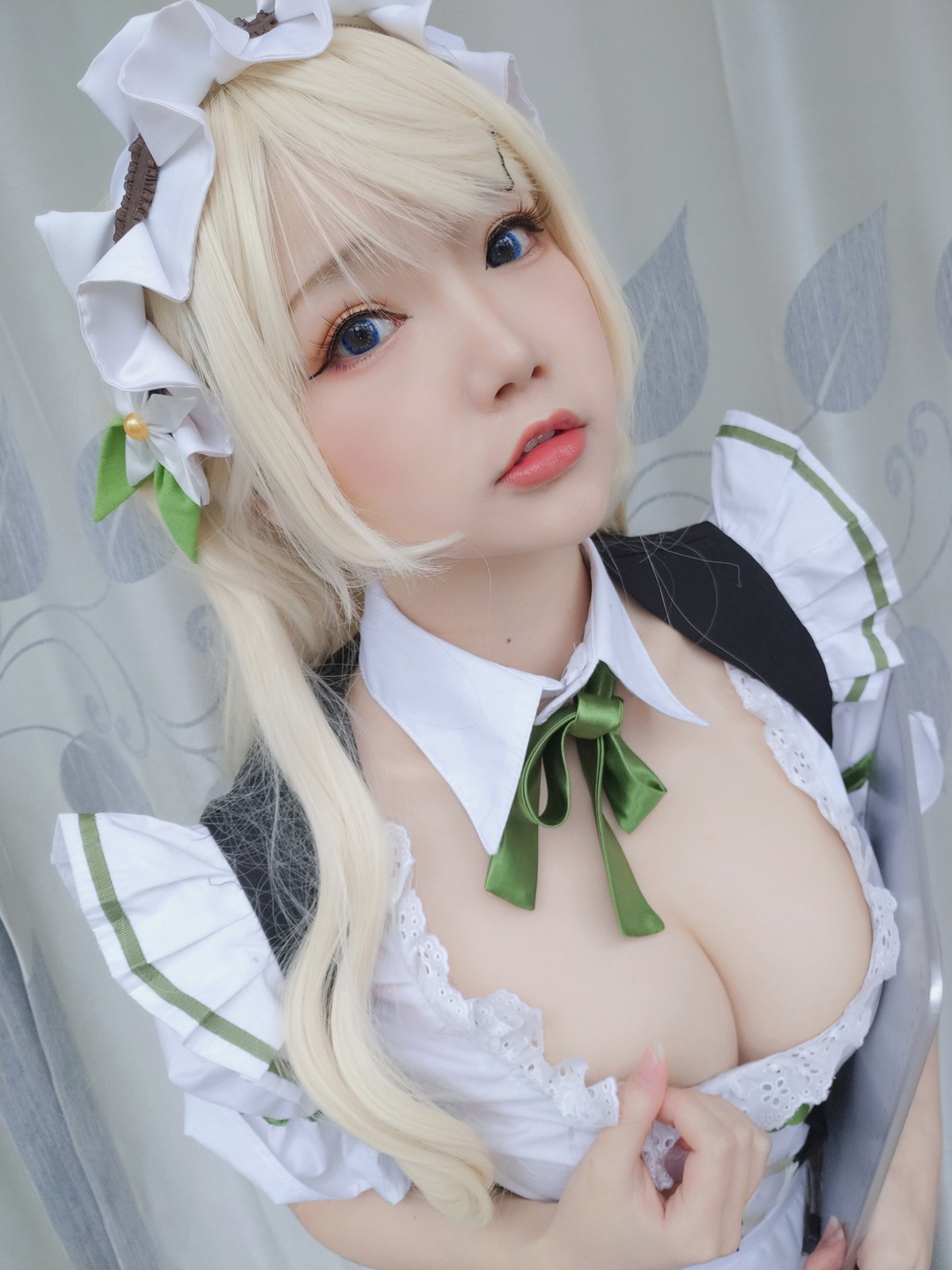 xgyw.top_动漫博主雪晴Astra-Grainne Draser女仆主题私房低胸女仆装秀白嫩豪乳诱惑写真49P