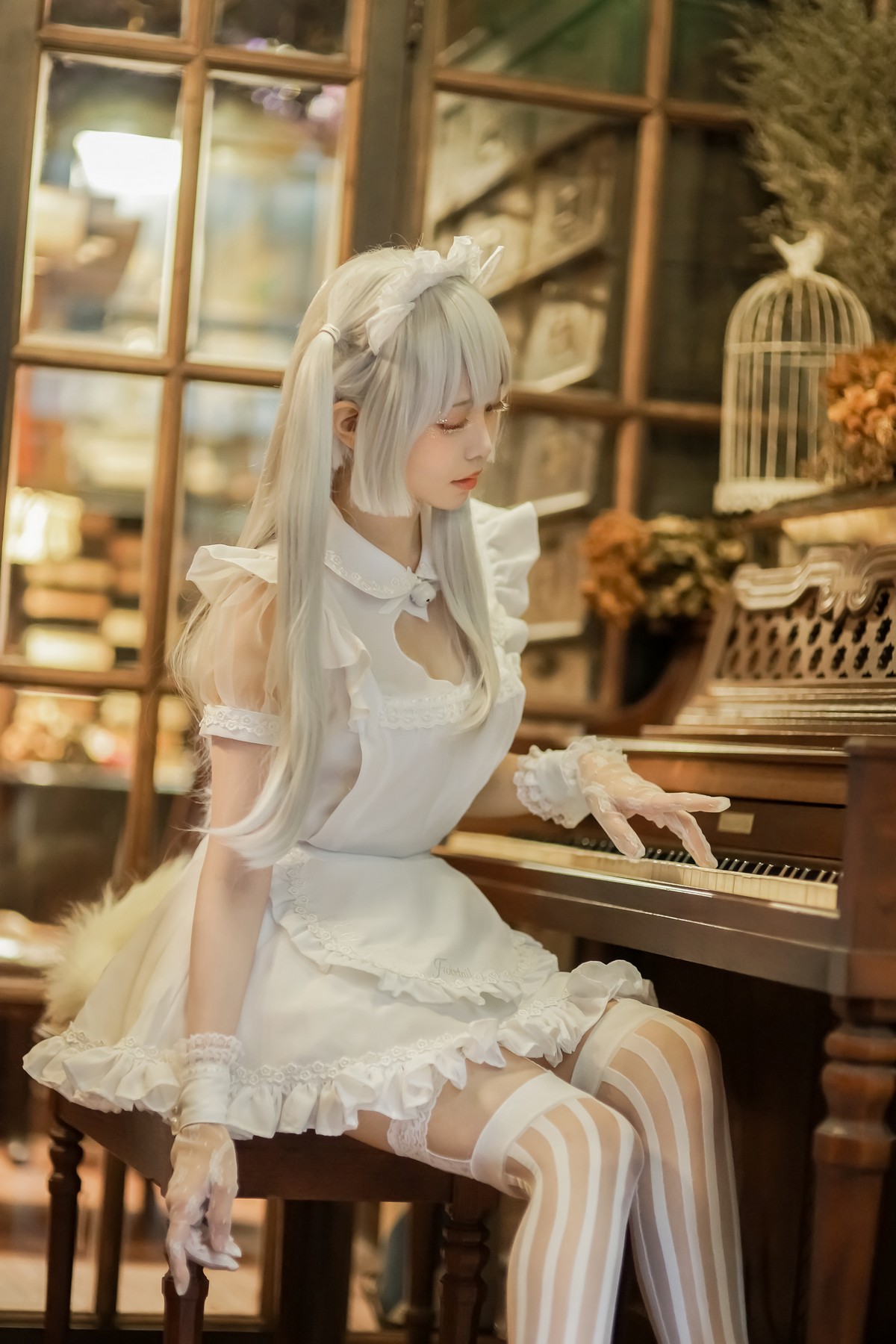xgyw.top_Coser妹子Ely_eee双马尾辫主题户外白色JK制服 室内性感女仆装完美诱惑写真141P