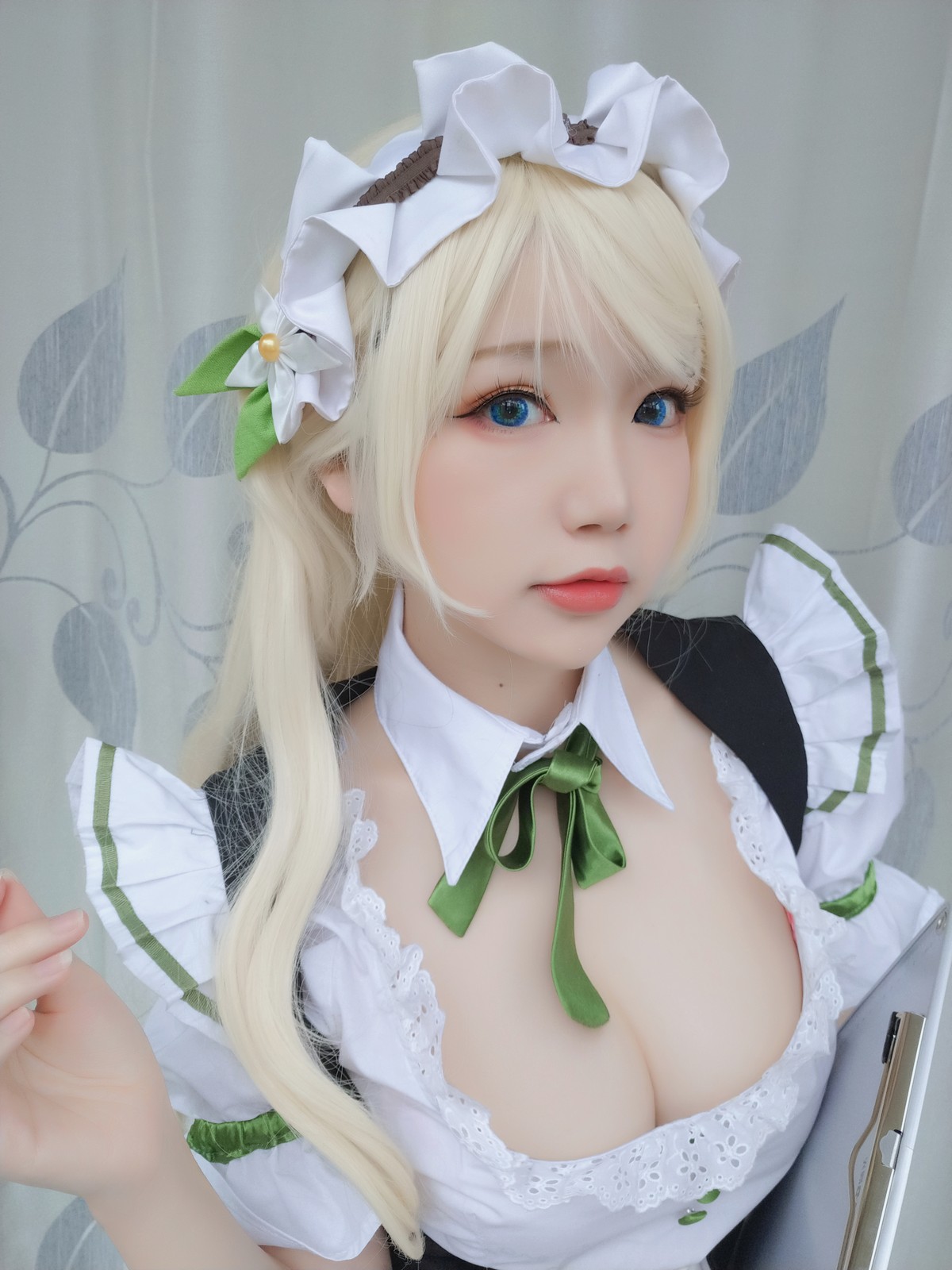 xgyw.top_动漫博主雪晴Astra-Grainne Draser女仆主题私房低胸女仆装秀白嫩豪乳诱惑写真49P