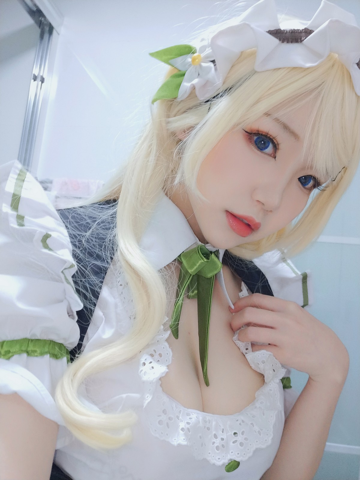 xgyw.top_动漫博主雪晴Astra-Grainne Draser女仆主题私房低胸女仆装秀白嫩豪乳诱惑写真49P
