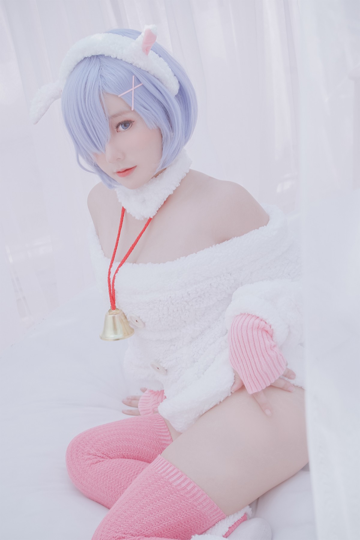 xgyw.top_越南小姐姐Messie Huang-Rem the sheep主题脱纯白服饰露性感内衣诱惑写真46P