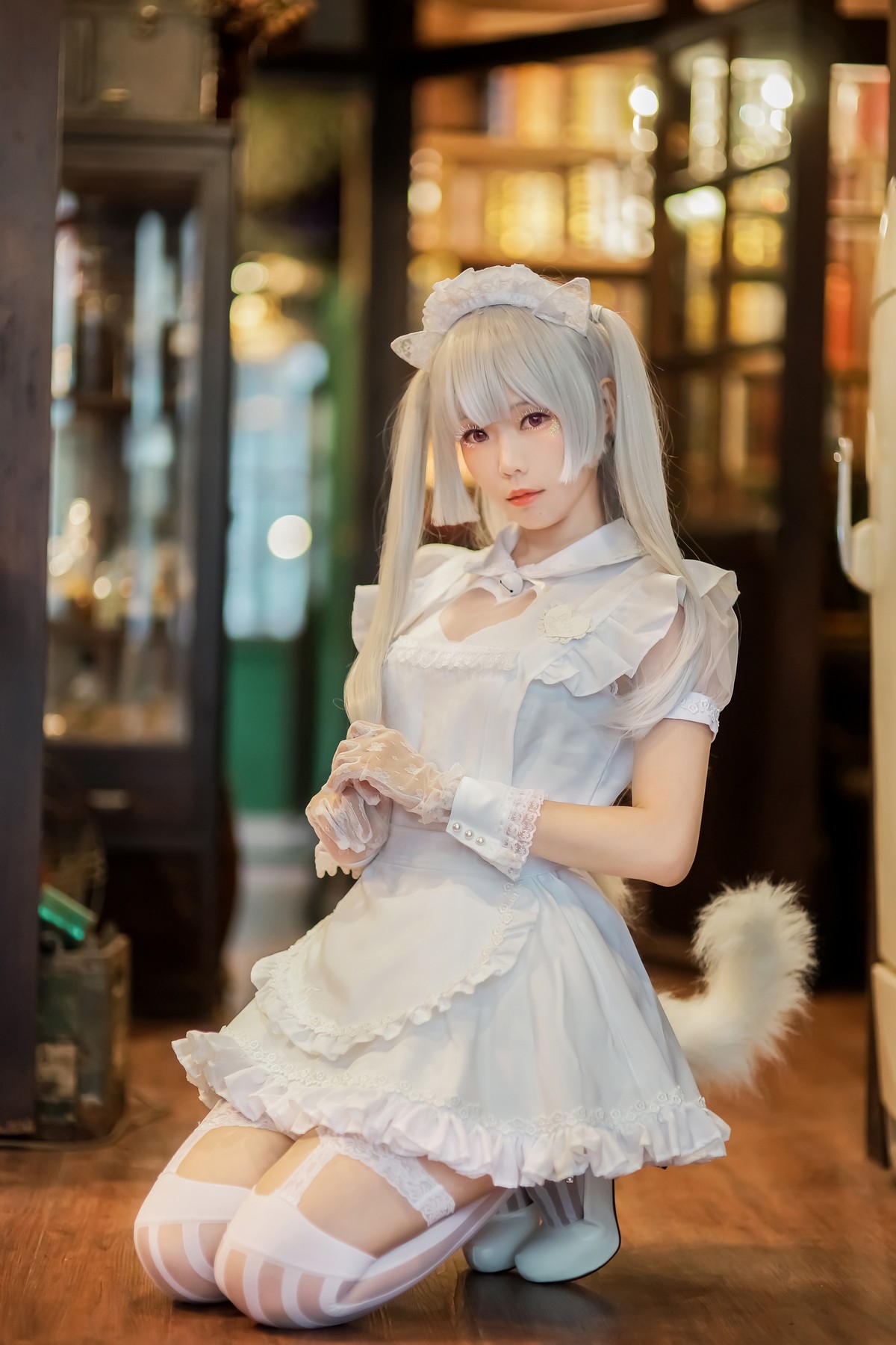 xgyw.top_Coser妹子Ely_eee双马尾辫主题户外白色JK制服 室内性感女仆装完美诱惑写真141P