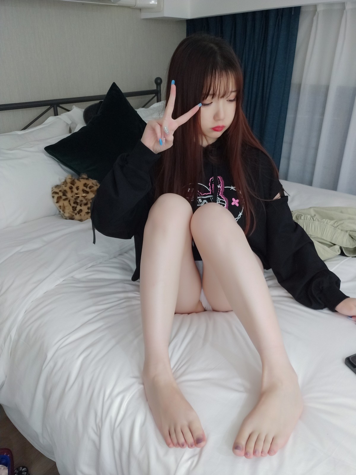 xgyw.top_动漫博主雪晴Astra美腿美足美臀主题私房性感服饰系列秀翘臀美腿诱惑写真178P