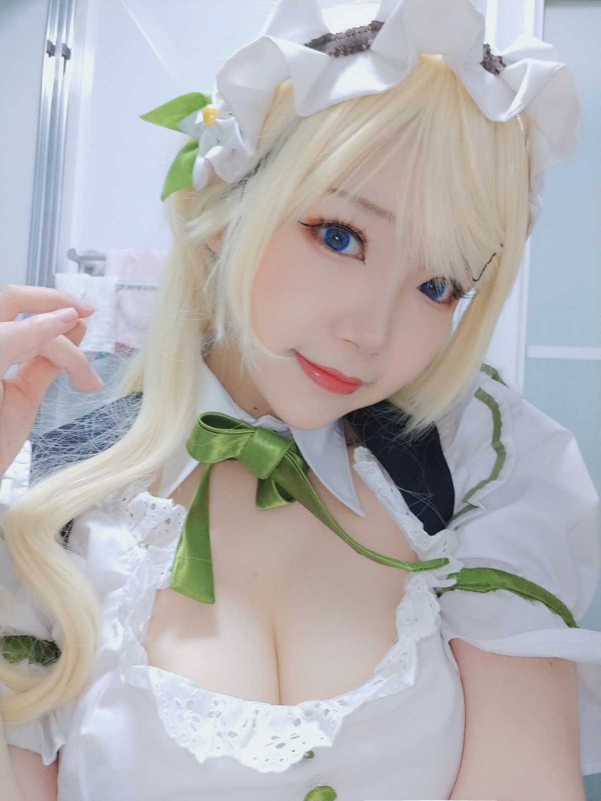 xgyw.top_动漫博主雪晴Astra-Grainne Draser女仆主题私房低胸女仆装秀白嫩豪乳诱惑写真49P