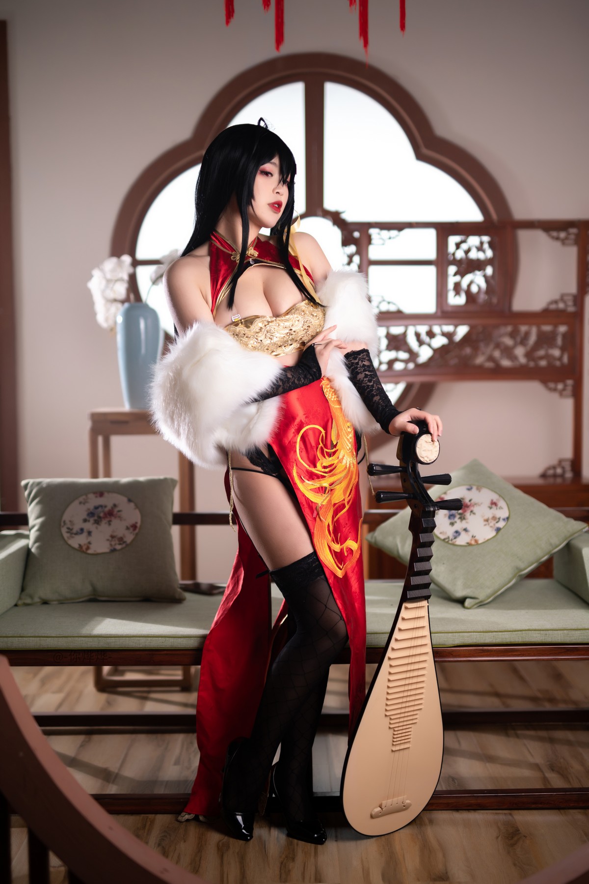xgyw.top_Coser妹子你烨烨大凤旗袍主题私房性感旗袍配黑丝吊袜秀丰满身材迷人诱惑写真63P