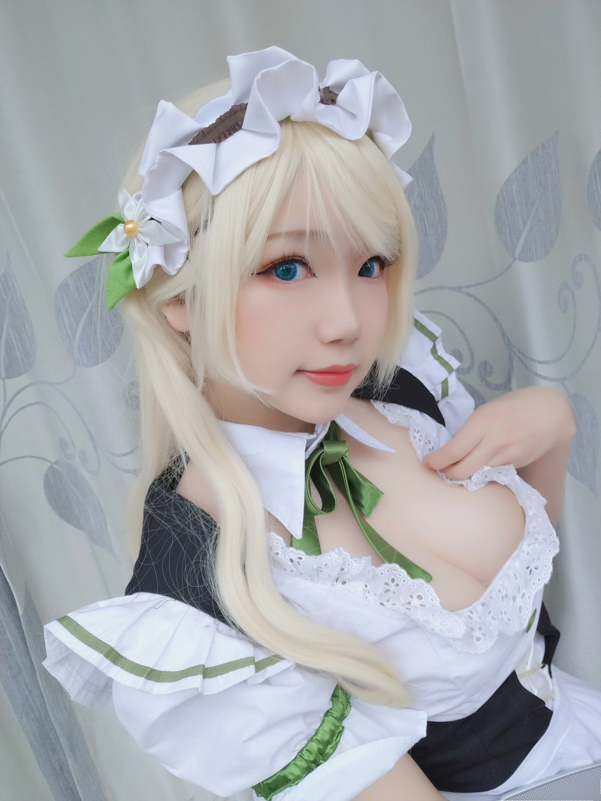 xgyw.top_动漫博主雪晴Astra-Grainne Draser女仆主题私房低胸女仆装秀白嫩豪乳诱惑写真49P