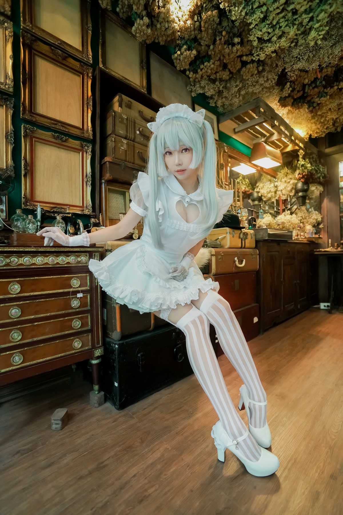 xgyw.top_Coser妹子Ely_eee双马尾辫主题户外白色JK制服 室内性感女仆装完美诱惑写真141P
