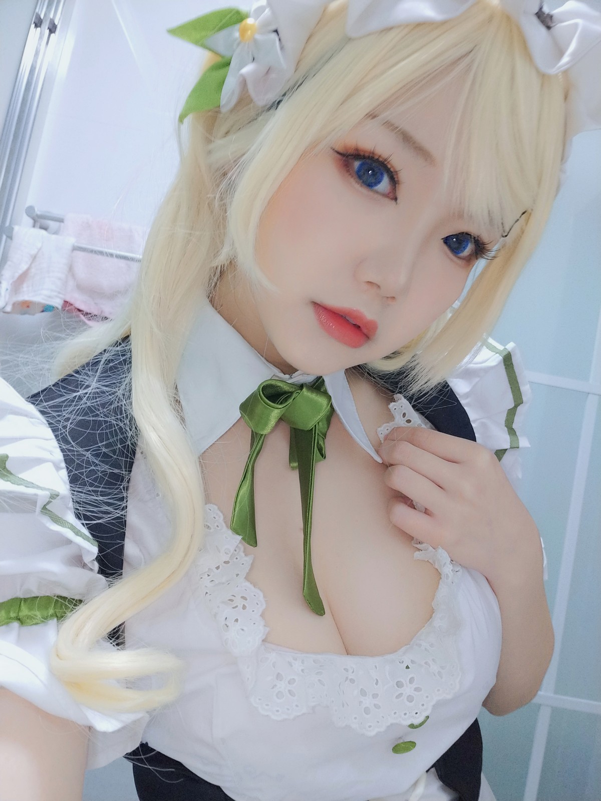 xgyw.top_动漫博主雪晴Astra-Grainne Draser女仆主题私房低胸女仆装秀白嫩豪乳诱惑写真49P