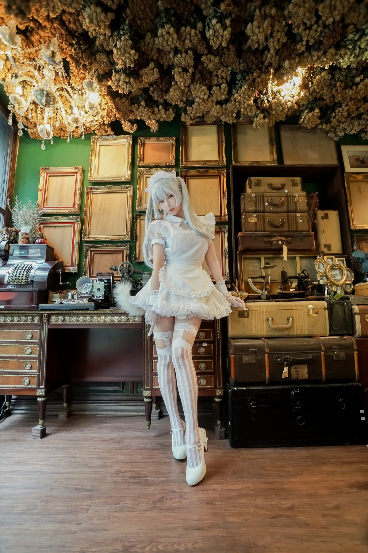 xgyw.top_Coser妹子Ely_eee双马尾辫主题户外白色JK制服 室内性感女仆装完美诱惑写真141P