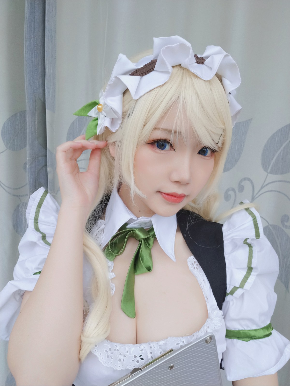 xgyw.top_动漫博主雪晴Astra-Grainne Draser女仆主题私房低胸女仆装秀白嫩豪乳诱惑写真49P