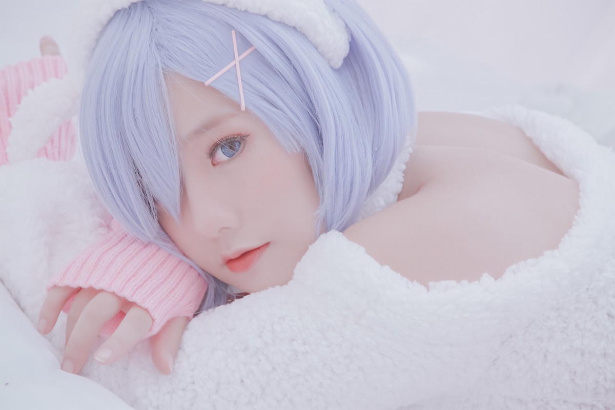 xgyw.top_越南小姐姐Messie Huang-Rem the sheep主题脱纯白服饰露性感内衣诱惑写真46P
