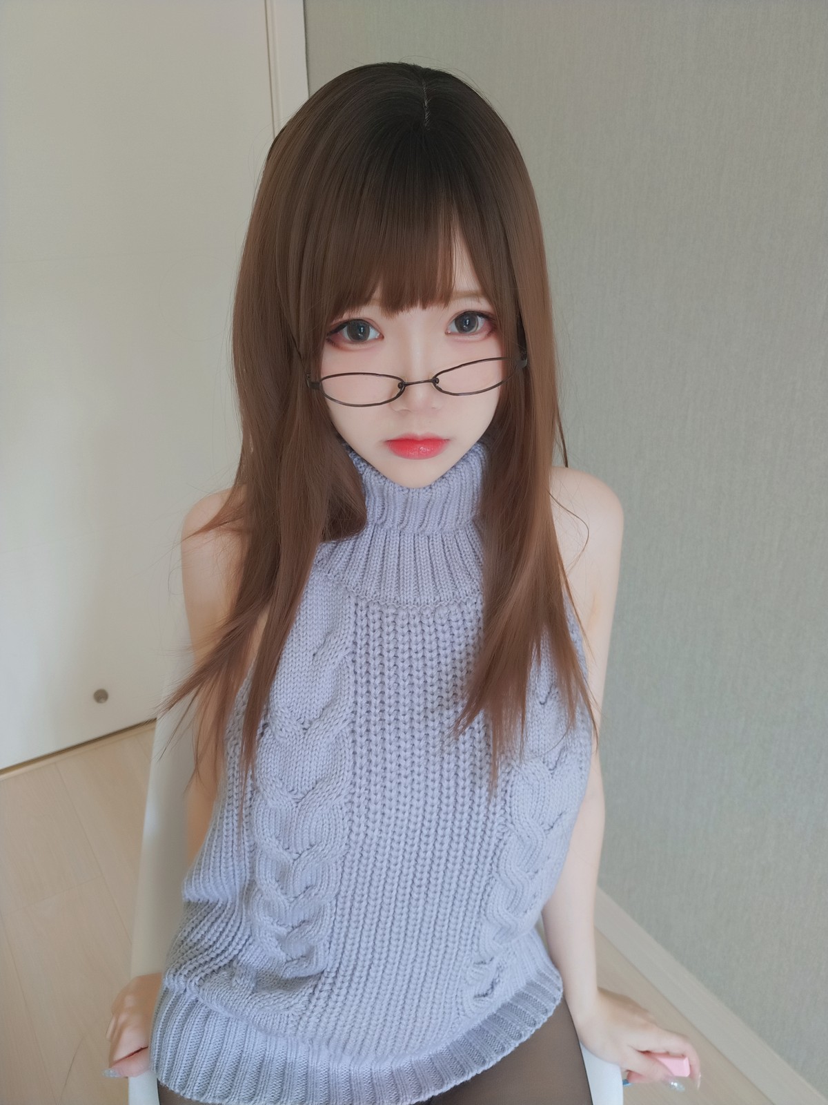 xgyw.top_动漫博主雪晴Astra黑丝漏背毛衣主题私房性感露背毛衣半露豪乳遮点极致诱惑写真155P