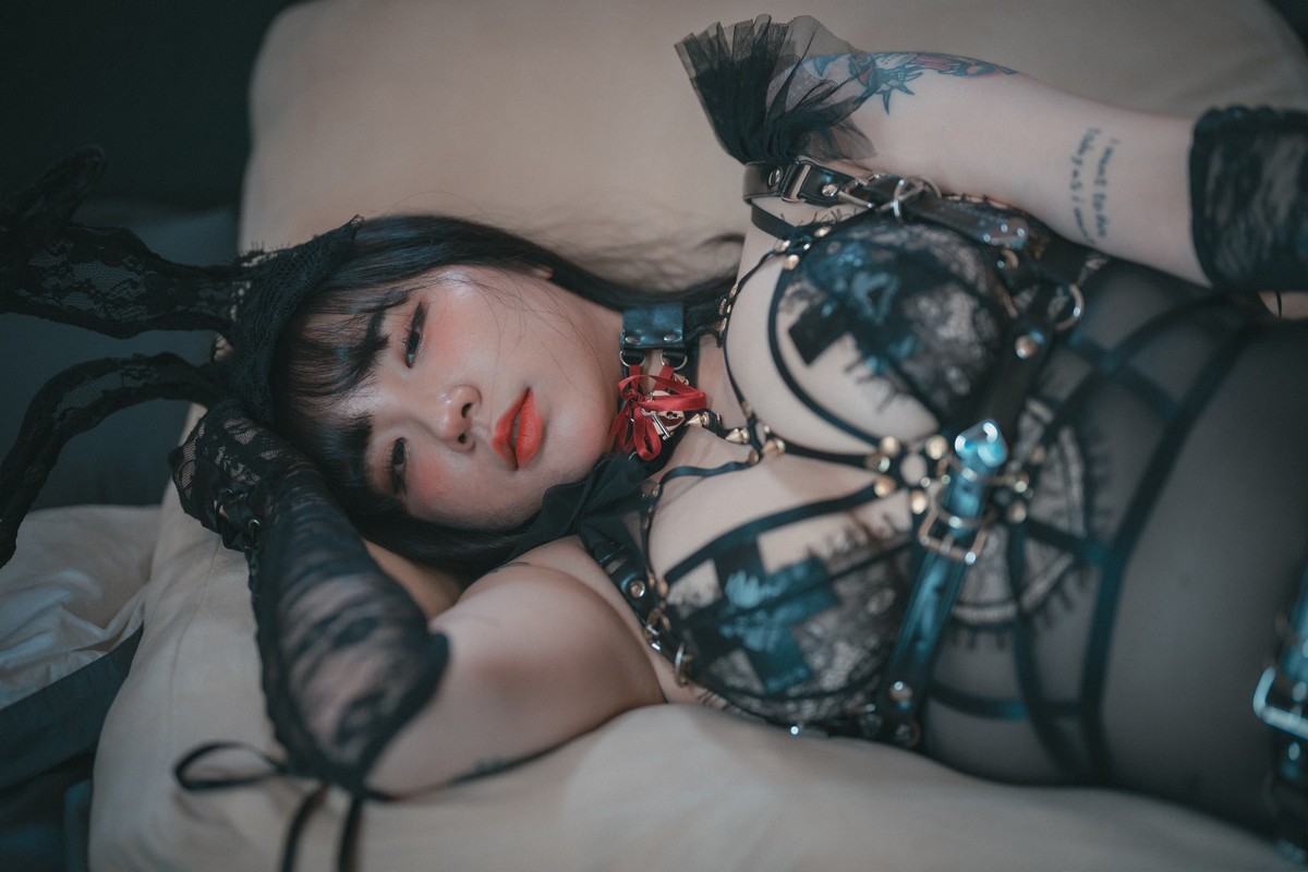 xgyw.top_[DJAWA]No.150_模特Echi_Reine des Lapins主题黑色蕾丝兔女郎露豪乳遮点诱惑写真125P