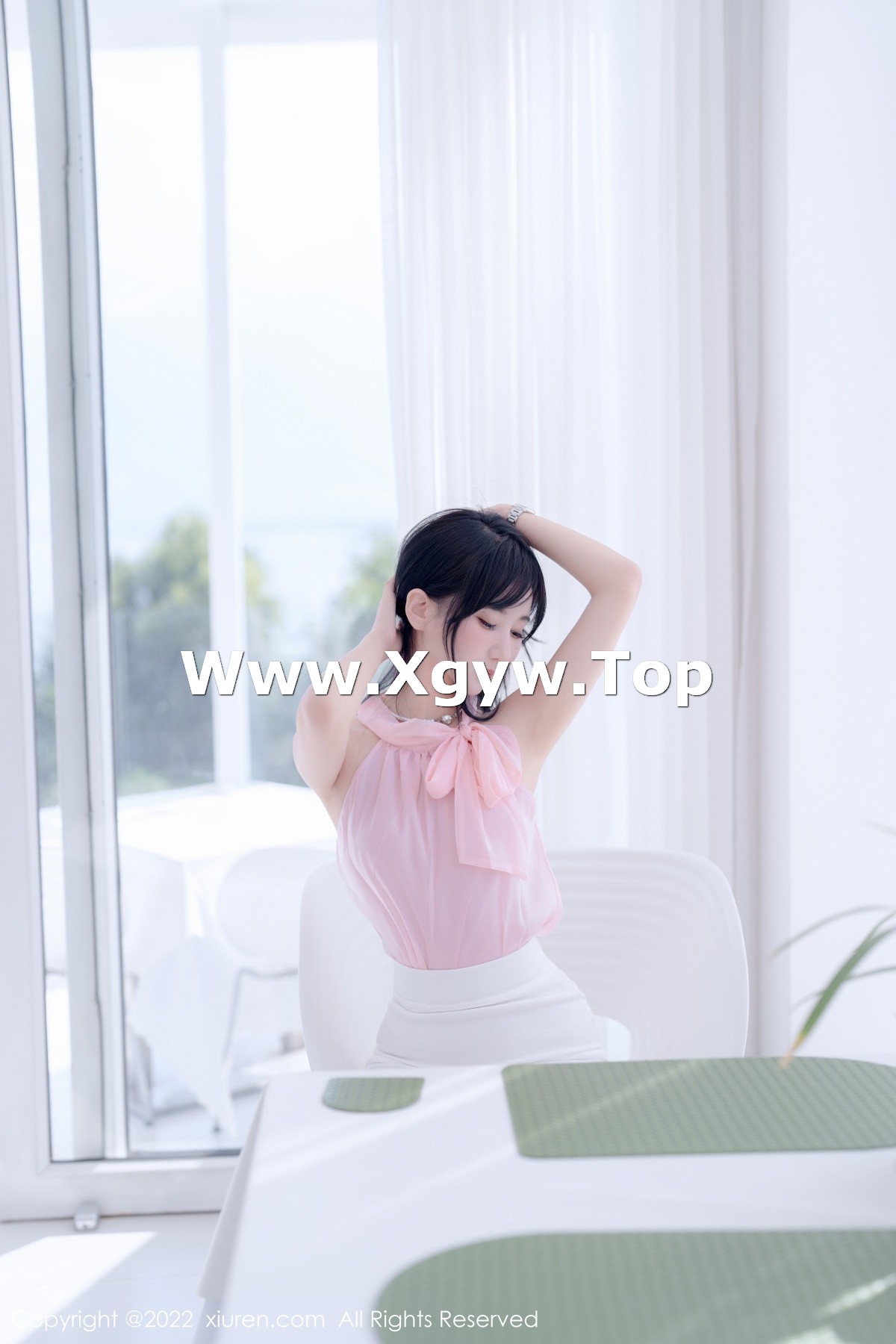 xgyw.top_XiuRen第5318期_女神小果冻儿大理旅拍性感粉色上衣配白色短裙秀美腿诱惑写真76P