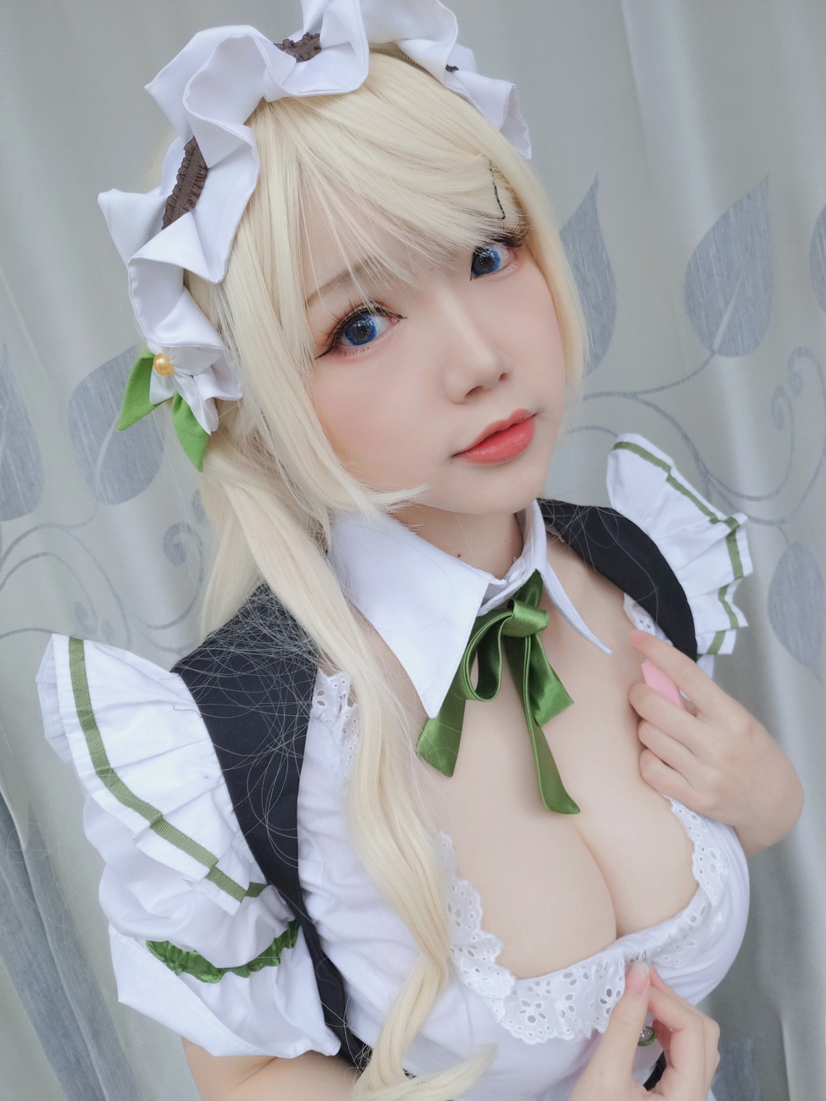 xgyw.top_动漫博主雪晴Astra-Grainne Draser女仆主题私房低胸女仆装秀白嫩豪乳诱惑写真49P