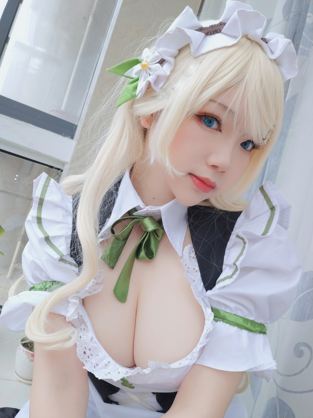 xgyw.top_动漫博主雪晴Astra-Grainne Draser女仆主题私房低胸女仆装秀白嫩豪乳诱惑写真49P