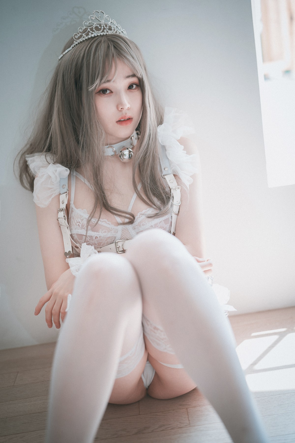 xgyw.top_[DJAWA]No.149_模特BamBi_Reine de Blanc主题私房白色蕾丝情趣内衣撩人诱惑写真42P