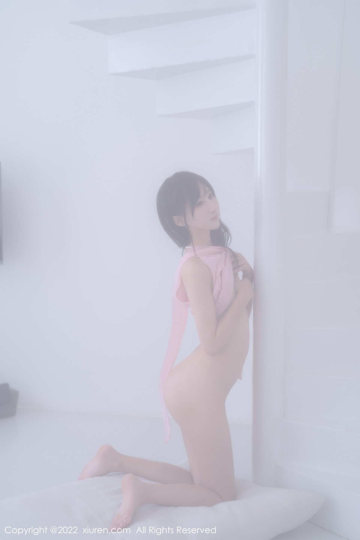 xgyw.top_XiuRen第5318期_女神小果冻儿大理旅拍性感粉色上衣配白色短裙秀美腿诱惑写真76P