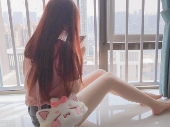 动漫博主雪晴Astra美腿美足前凸后翘主题私人性感服饰系列秀蜜桃臀美腿骚扰写真178P
