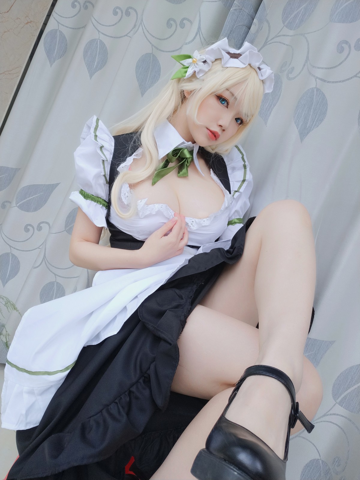 xgyw.top_动漫博主雪晴Astra-Grainne Draser女仆主题私房低胸女仆装秀白嫩豪乳诱惑写真49P