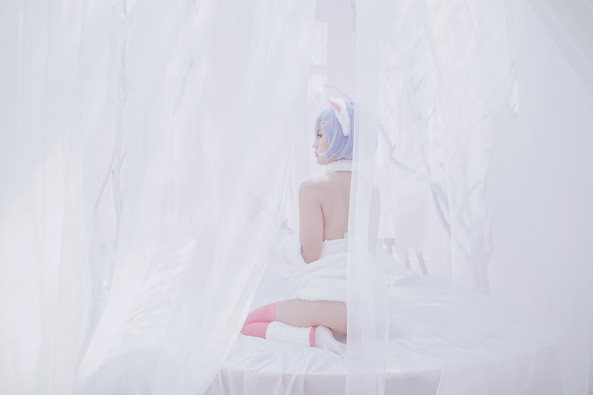 xgyw.top_越南小姐姐Messie Huang-Rem the sheep主题脱纯白服饰露性感内衣诱惑写真46P