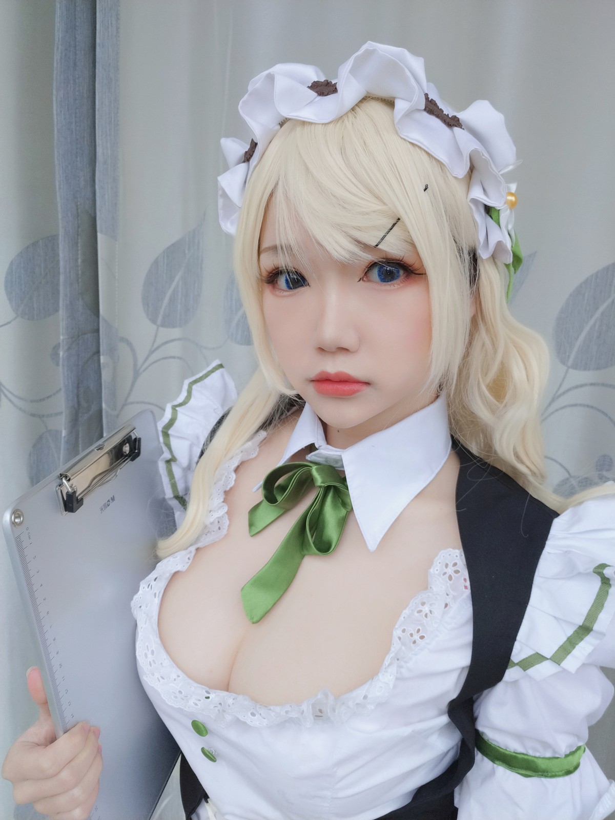 xgyw.top_动漫博主雪晴Astra-Grainne Draser女仆主题私房低胸女仆装秀白嫩豪乳诱惑写真49P