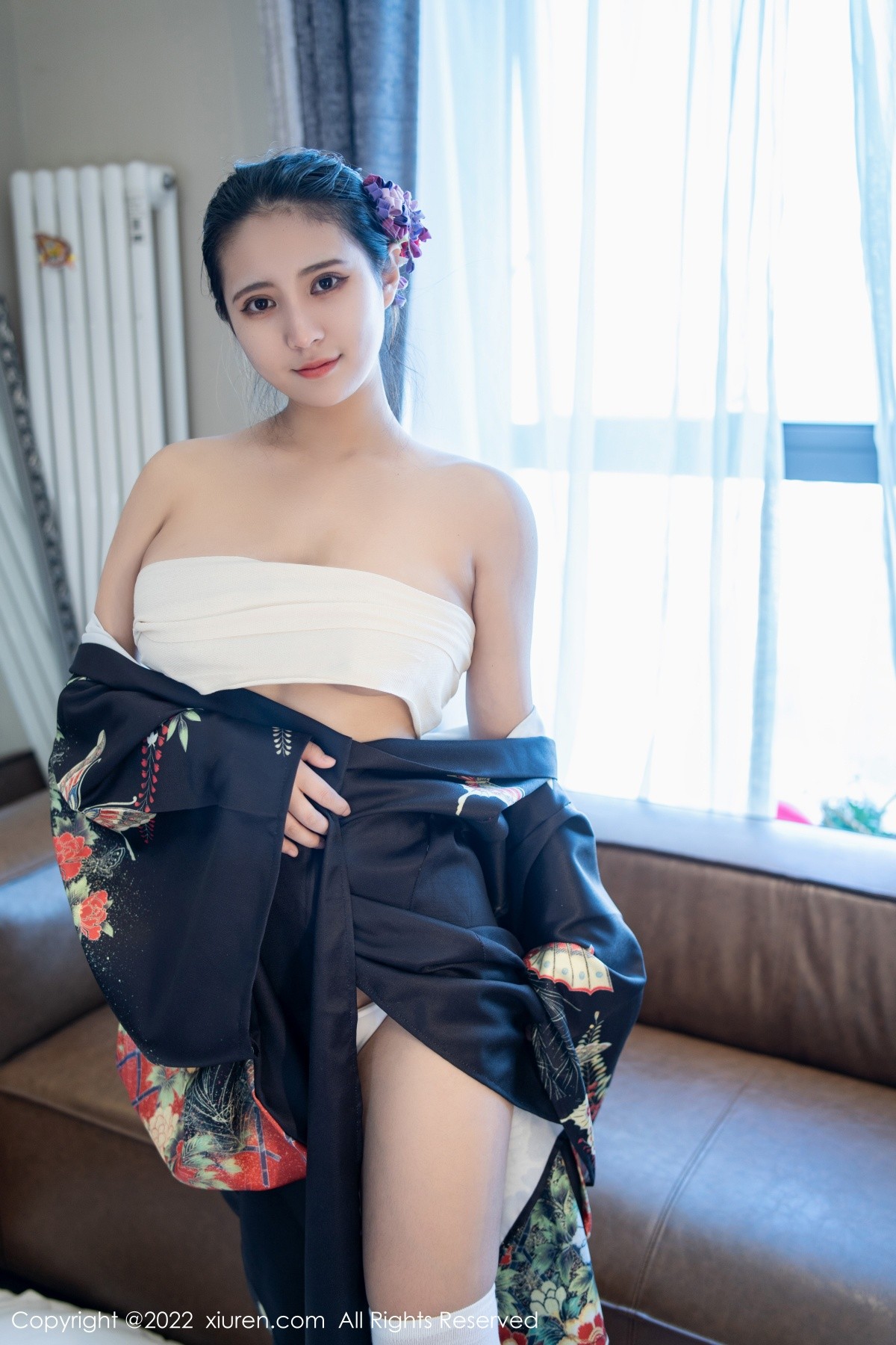 xgyw.top_XiuRen第5309期_模特久久Aimee日系居家和服半脱露白色抹胸内衣秀豪乳诱惑写真62P