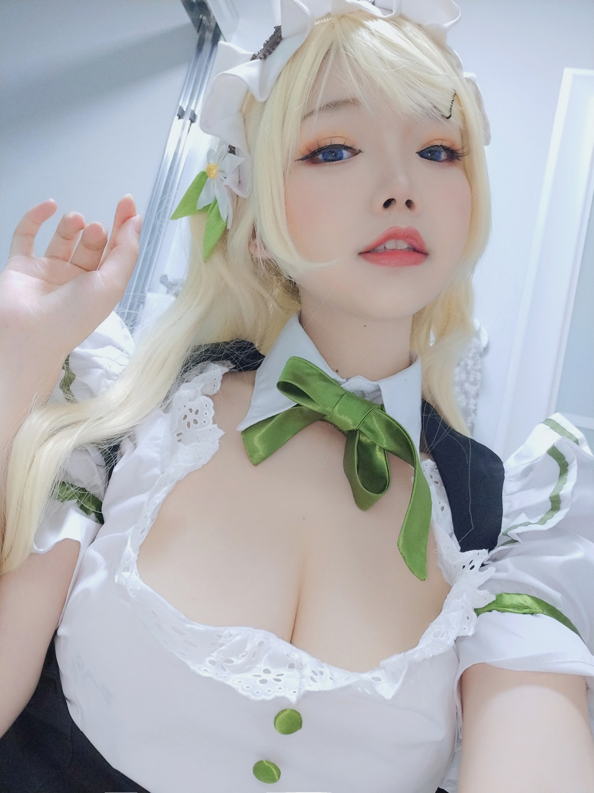 xgyw.top_动漫博主雪晴Astra-Grainne Draser女仆主题私房低胸女仆装秀白嫩豪乳诱惑写真49P