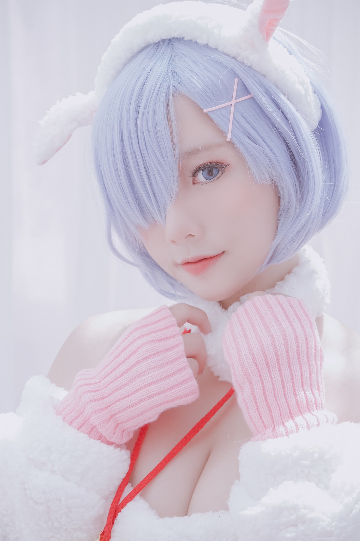 xgyw.top_越南小姐姐Messie Huang-Rem the sheep主题脱纯白服饰露性感内衣诱惑写真46P