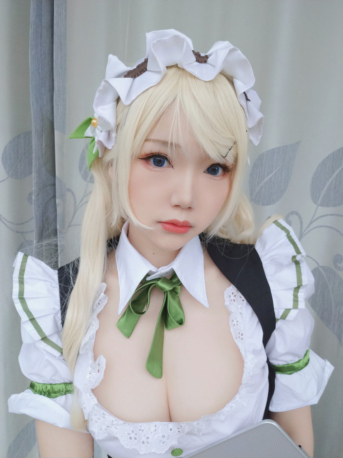 xgyw.top_动漫博主雪晴Astra-Grainne Draser女仆主题私房低胸女仆装秀白嫩豪乳诱惑写真49P
