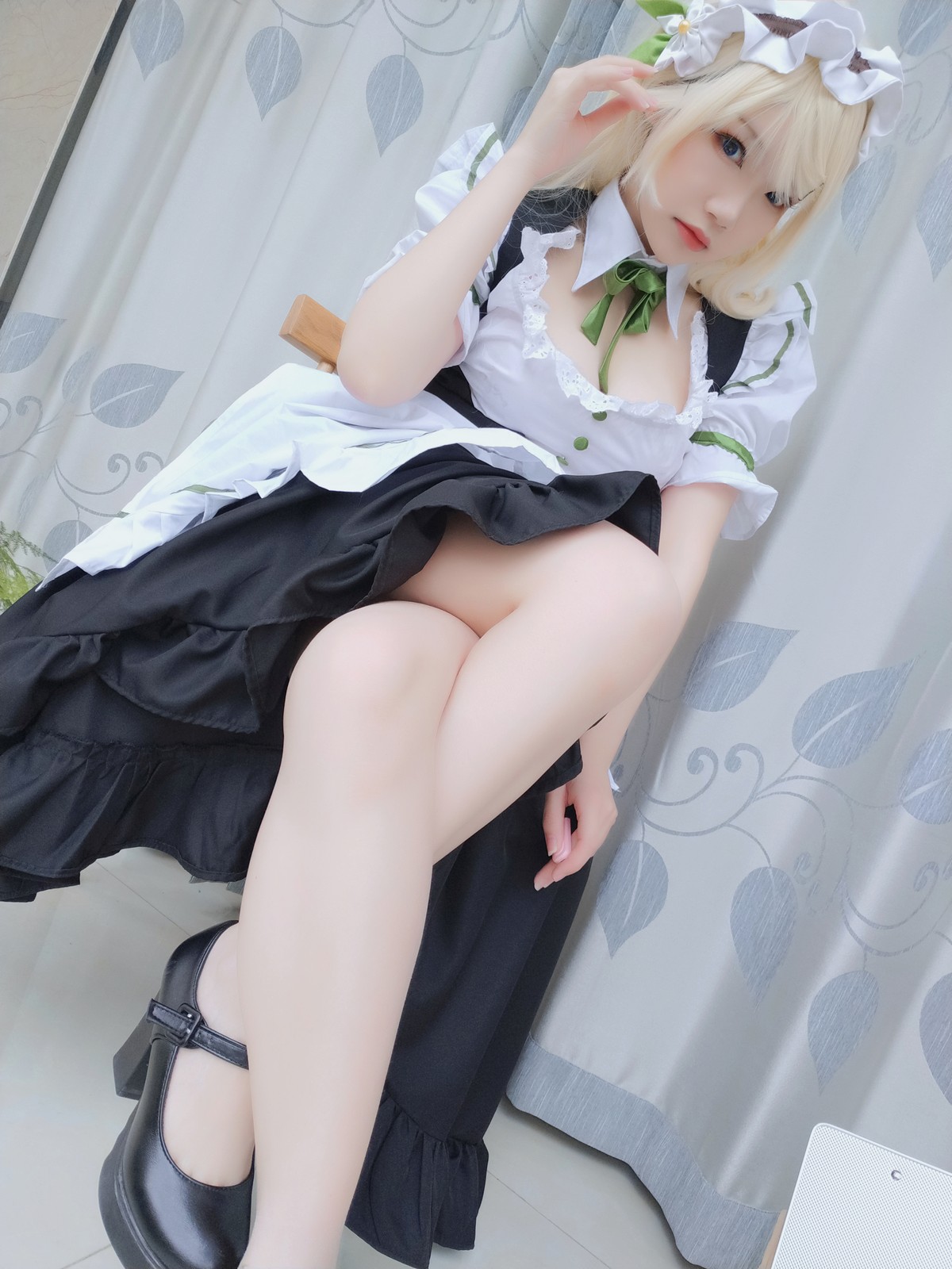 xgyw.top_动漫博主雪晴Astra-Grainne Draser女仆主题私房低胸女仆装秀白嫩豪乳诱惑写真49P
