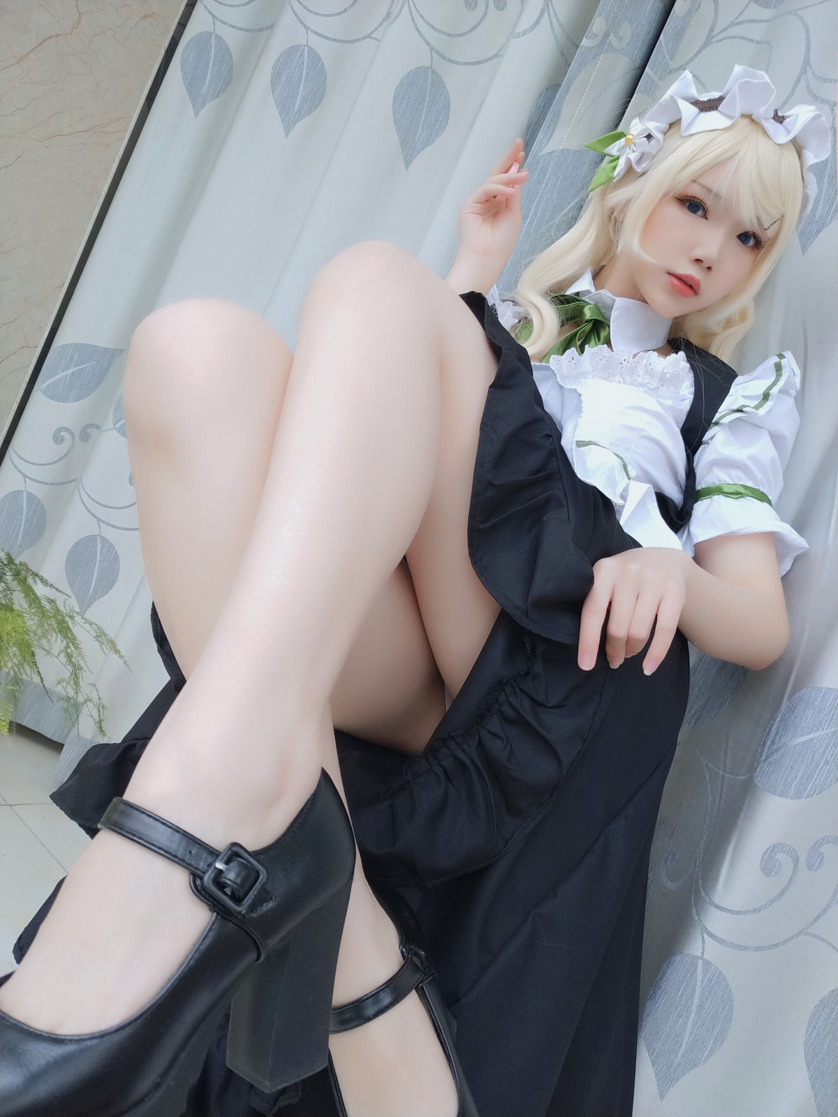 xgyw.top_动漫博主雪晴Astra-Grainne Draser女仆主题私房低胸女仆装秀白嫩豪乳诱惑写真49P