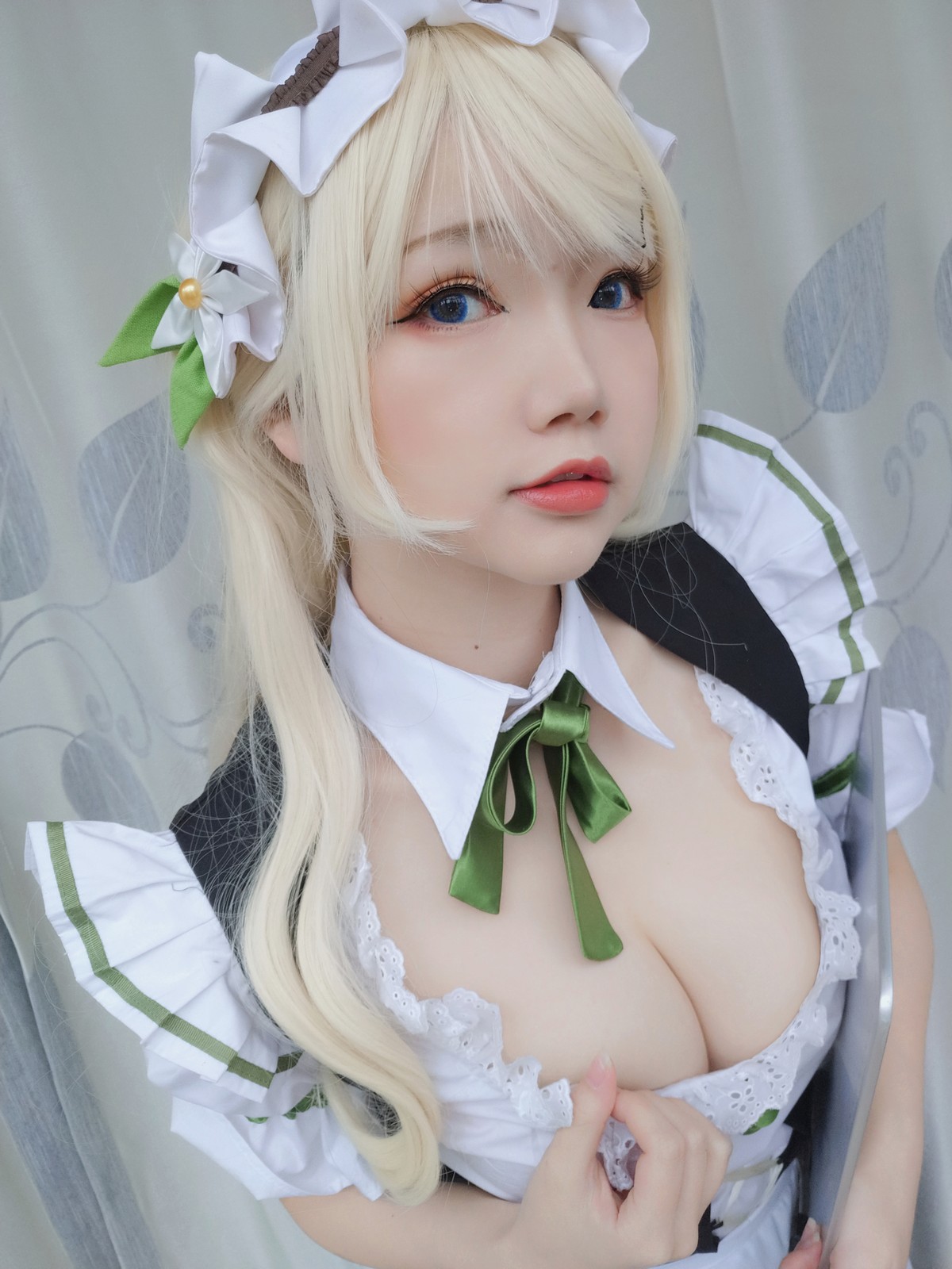 xgyw.top_动漫博主雪晴Astra-Grainne Draser女仆主题私房低胸女仆装秀白嫩豪乳诱惑写真49P