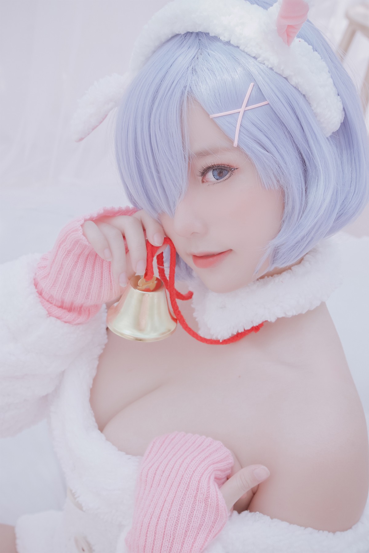 xgyw.top_越南小姐姐Messie Huang-Rem the sheep主题脱纯白服饰露性感内衣诱惑写真46P