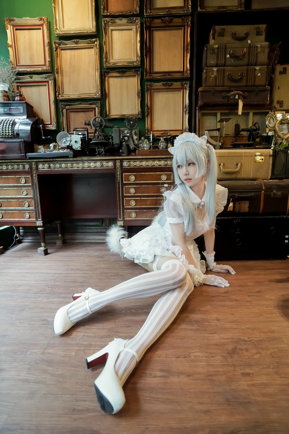 xgyw.top_Coser妹子Ely_eee双马尾辫主题户外白色JK制服 室内性感女仆装完美诱惑写真141P