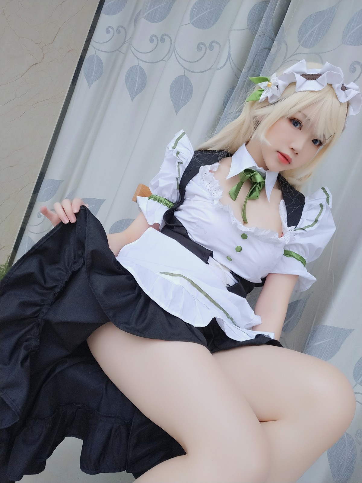 xgyw.top_动漫博主雪晴Astra-Grainne Draser女仆主题私房低胸女仆装秀白嫩豪乳诱惑写真49P