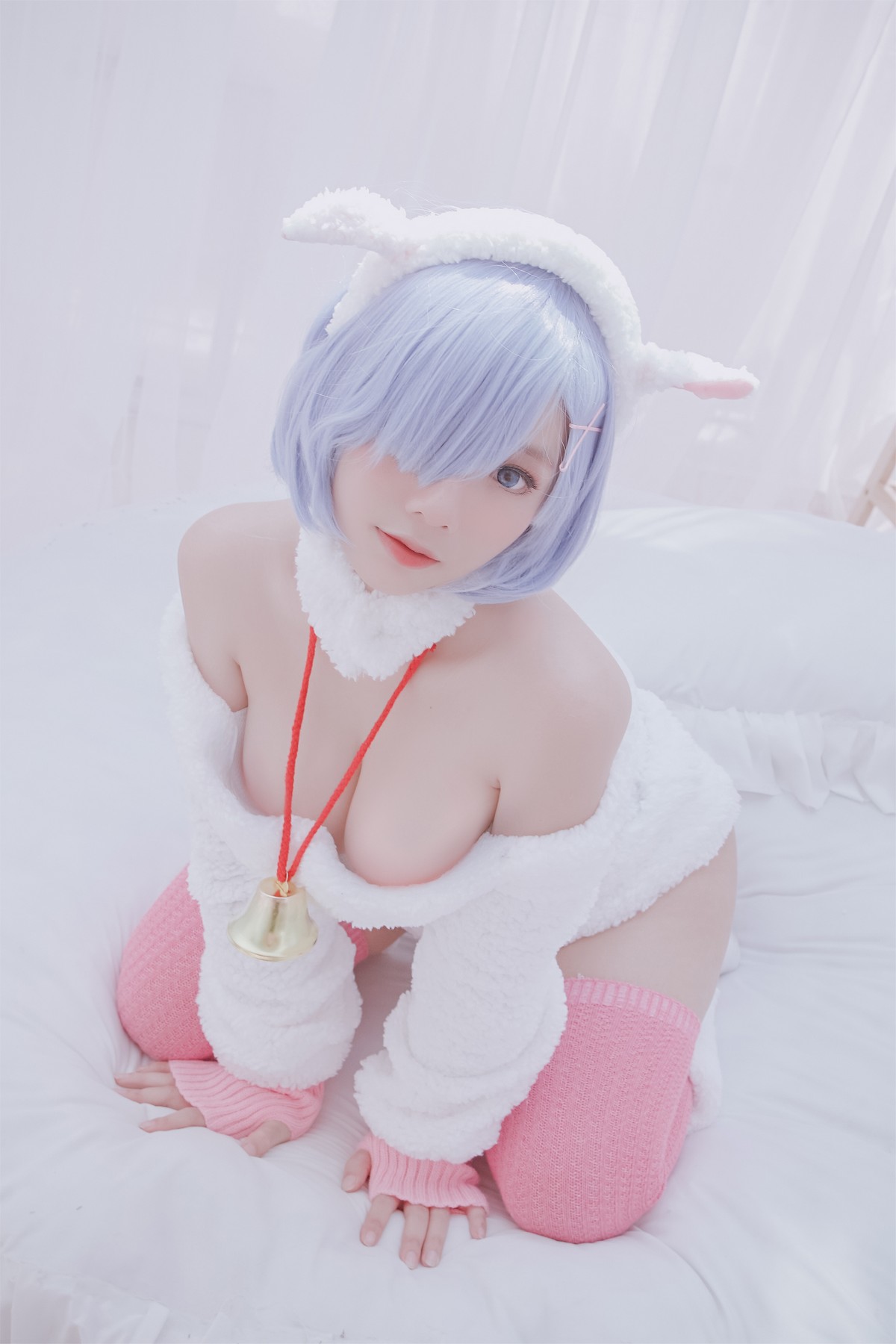 xgyw.top_越南小姐姐Messie Huang-Rem the sheep主题脱纯白服饰露性感内衣诱惑写真46P