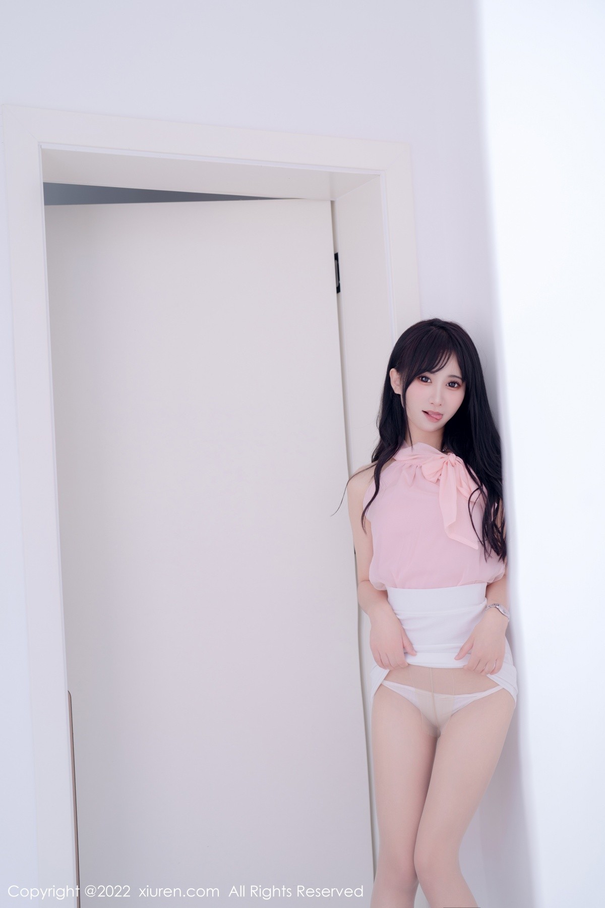 xgyw.top_XiuRen第5318期_女神小果冻儿大理旅拍性感粉色上衣配白色短裙秀美腿诱惑写真76P
