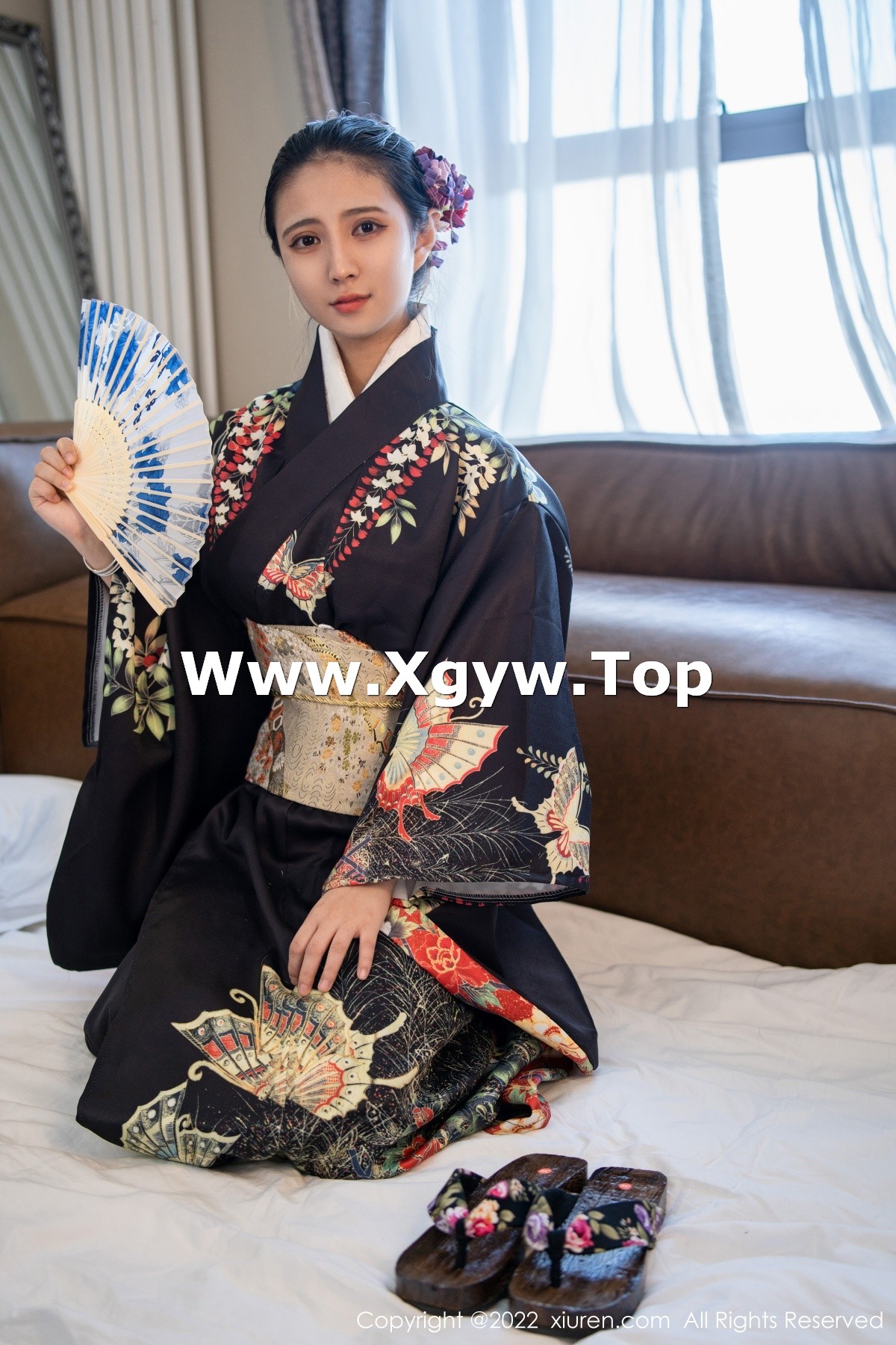 xgyw.top_XiuRen第5309期_模特久久Aimee日系居家和服半脱露白色抹胸内衣秀豪乳诱惑写真62P