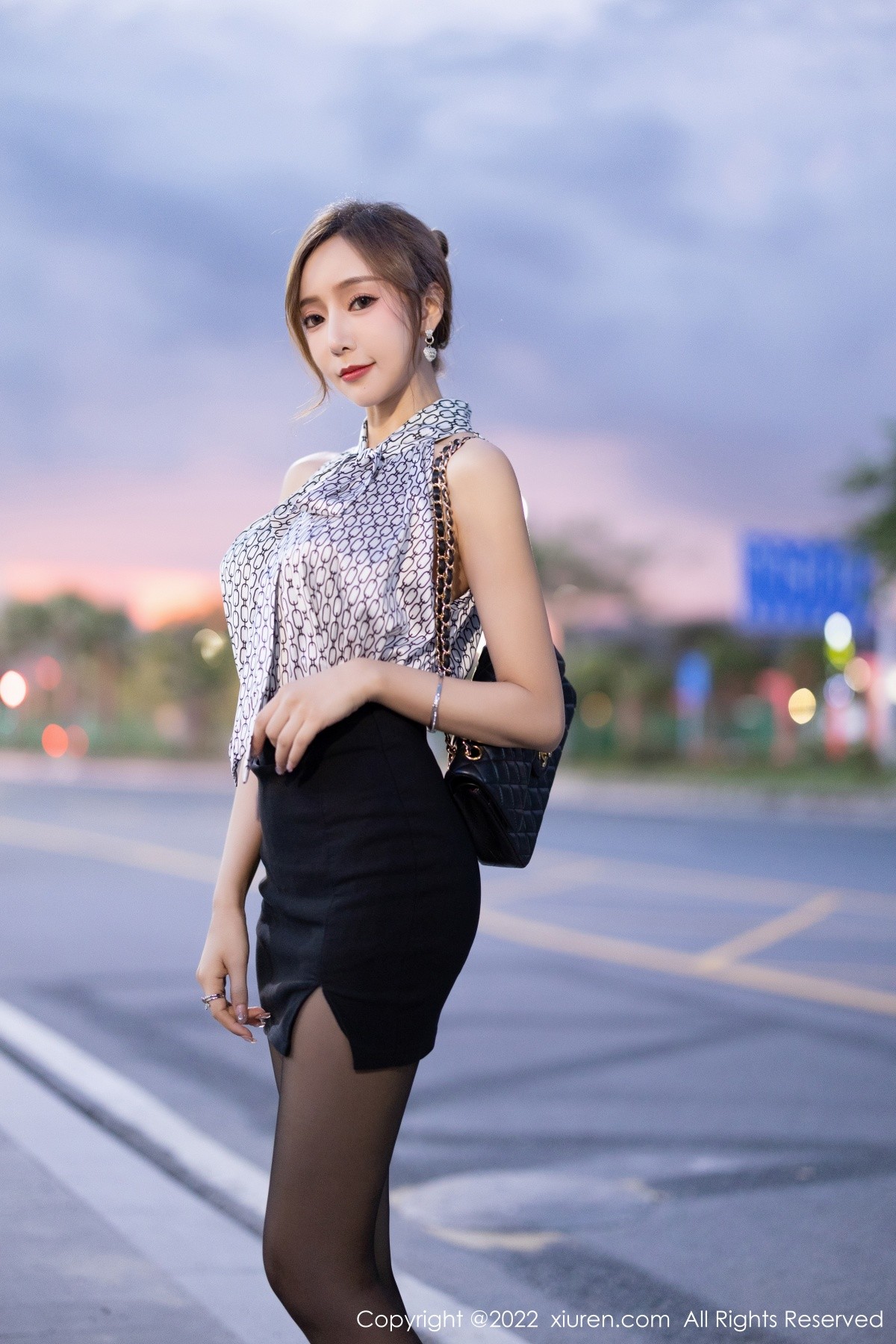 xgyw.top_XiuRen第5325期_女神王馨瑶yanni私房超薄无内黑丝系列秀完美身材撩人诱惑写真78P