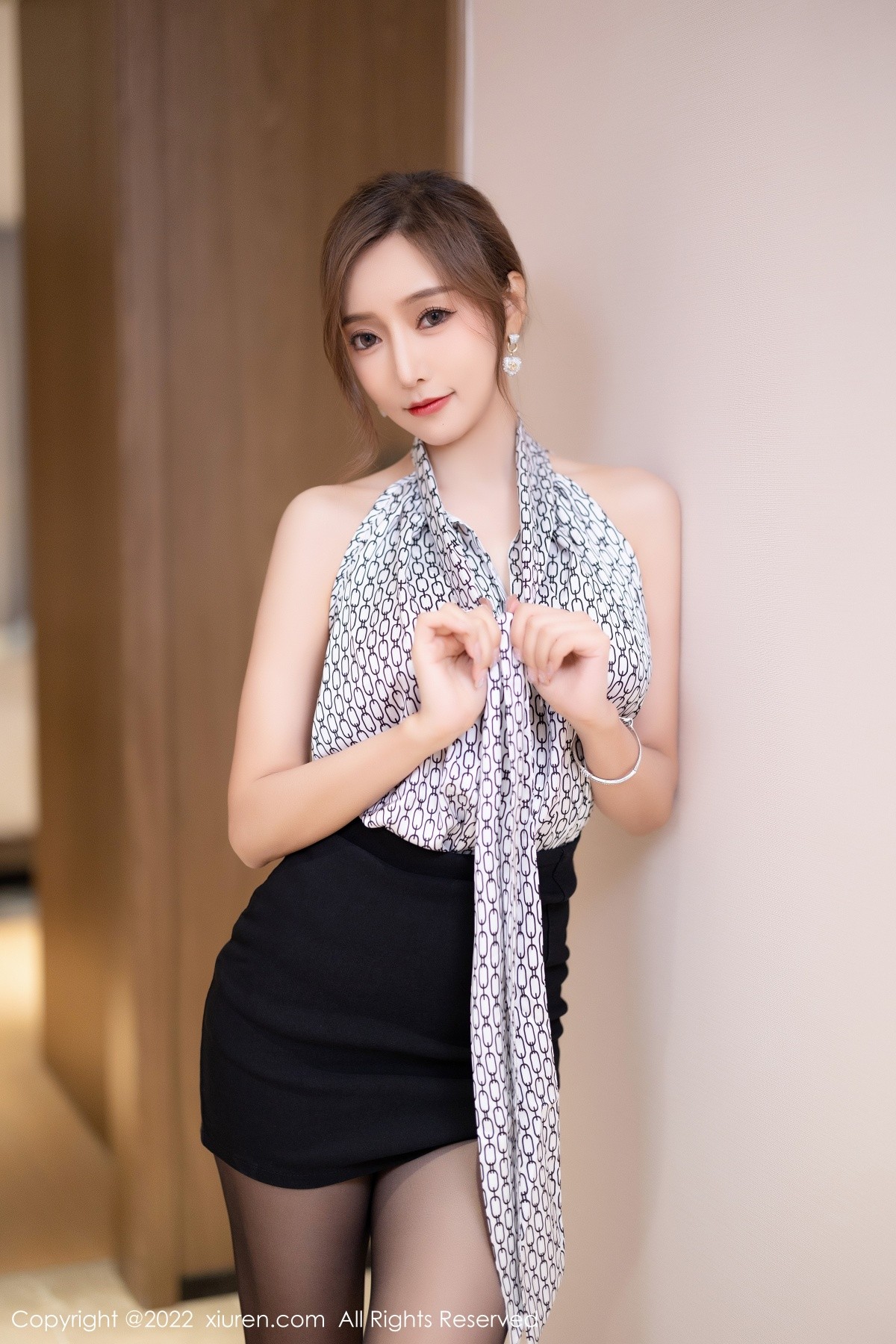 xgyw.top_XiuRen第5325期_女神王馨瑶yanni私房超薄无内黑丝系列秀完美身材撩人诱惑写真78P