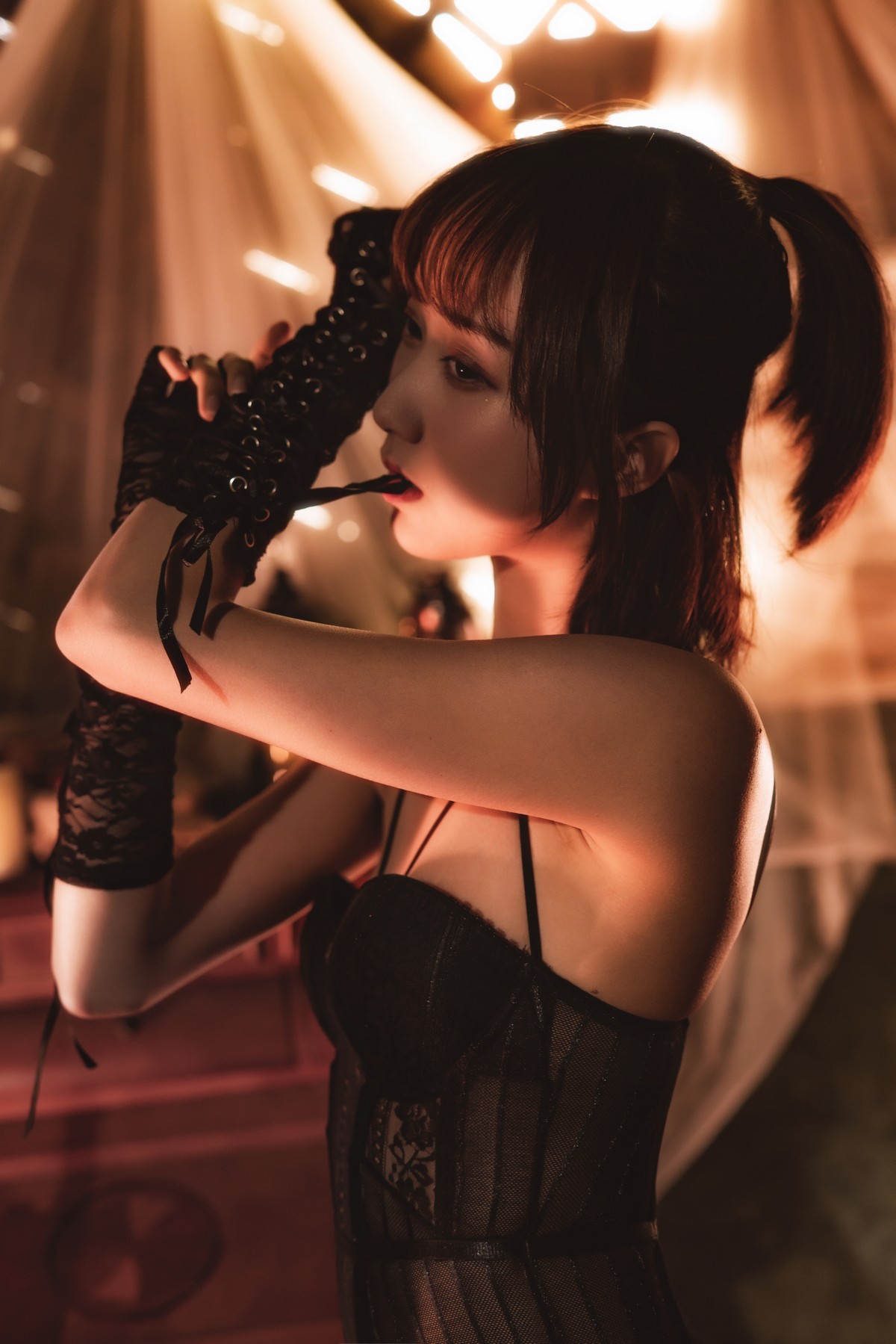 xgyw.top_萌系小姐姐木绵绵OwO紧身内衣主题私房性感黑色紧身内衣配黑丝吊袜诱惑写真71P