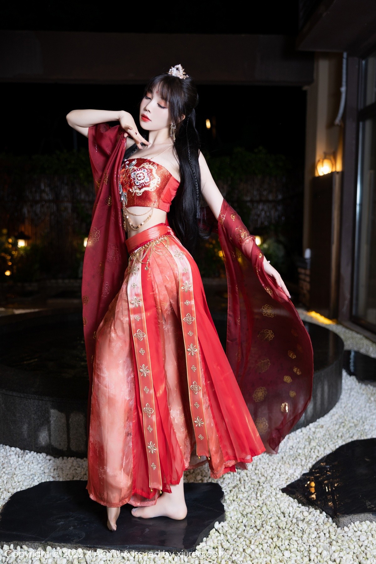 xgyw.top_[XiaoYu画语界]Vol.827_女神徐莉芝Booty泳池性感红色轻透古装服饰秀完美身材诱惑写真70P