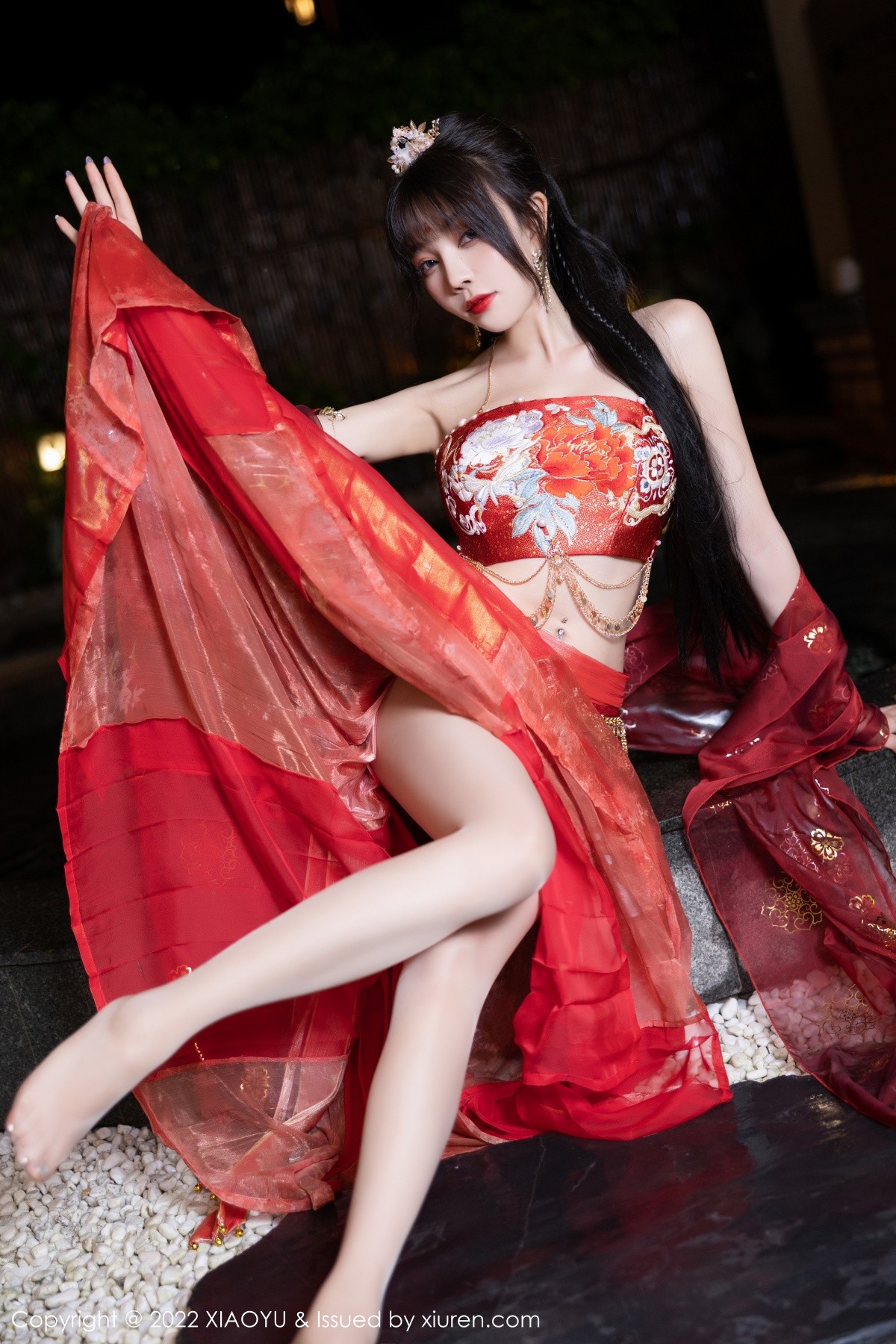 xgyw.top_[XiaoYu画语界]Vol.827_女神徐莉芝Booty泳池性感红色轻透古装服饰秀完美身材诱惑写真70P