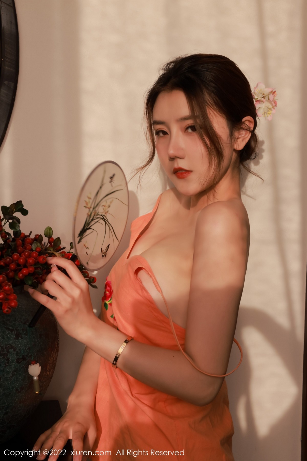 xgyw.top_XiuRen第5334期_模特Sugar糖酒酒澳门旅拍性感橙色吊带配无内肉丝惹火诱惑写真55P