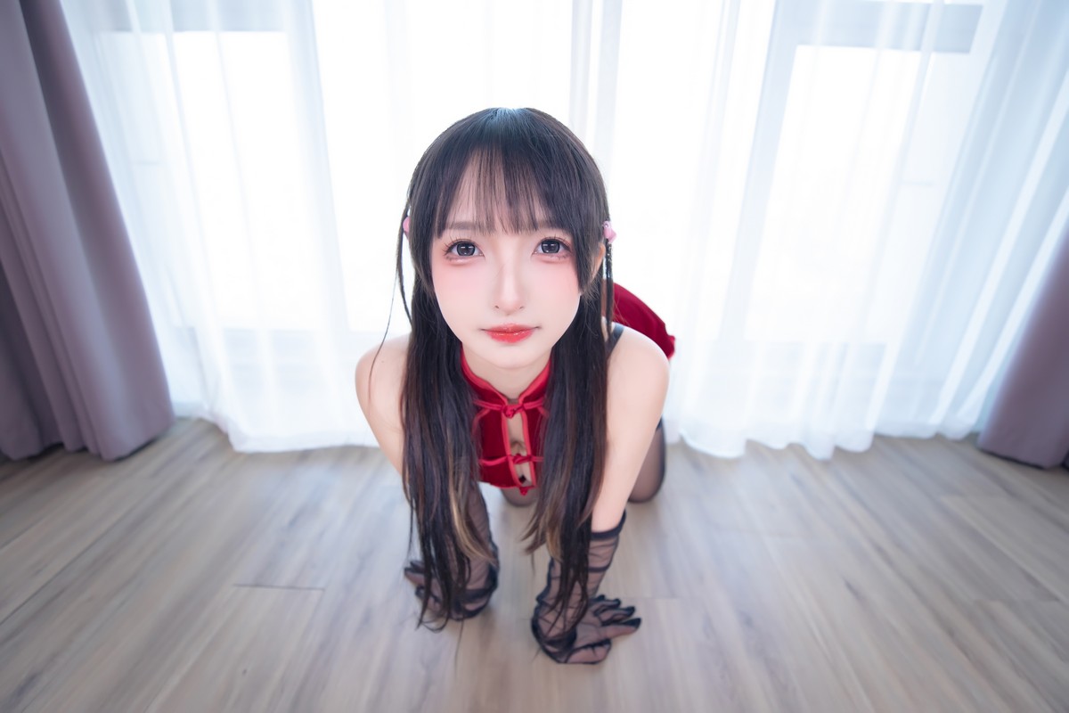 xgyw.top_萝莉美女神楽坂真冬甜蜜皮鞭主题私房性感红色旗袍配黑丝吊袜极致魅惑写真75P