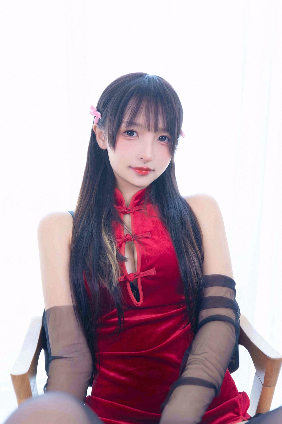 xgyw.top_萝莉美女神楽坂真冬甜蜜皮鞭主题私房性感红色旗袍配黑丝吊袜极致魅惑写真75P