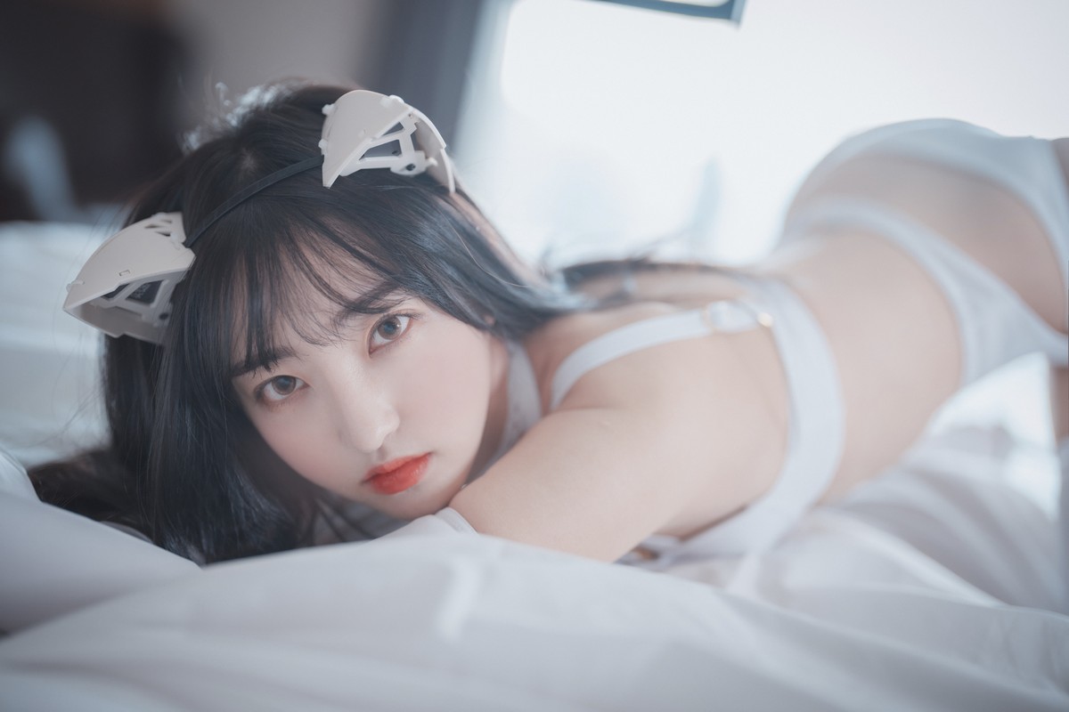 xgyw.top_[DJAWA]No.152_模特Hanari_Snow Cat主题私房床上性感白色内衣配白丝袜诱惑写真119P